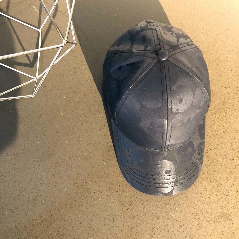 Cap with skulls